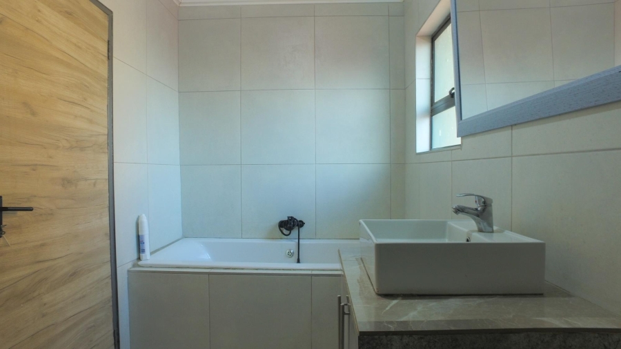 5 Bedroom Property for Sale in Waterkloof East North West
